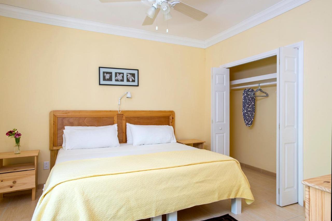 Sir Charles Guest House Palmetto Point 外观 照片