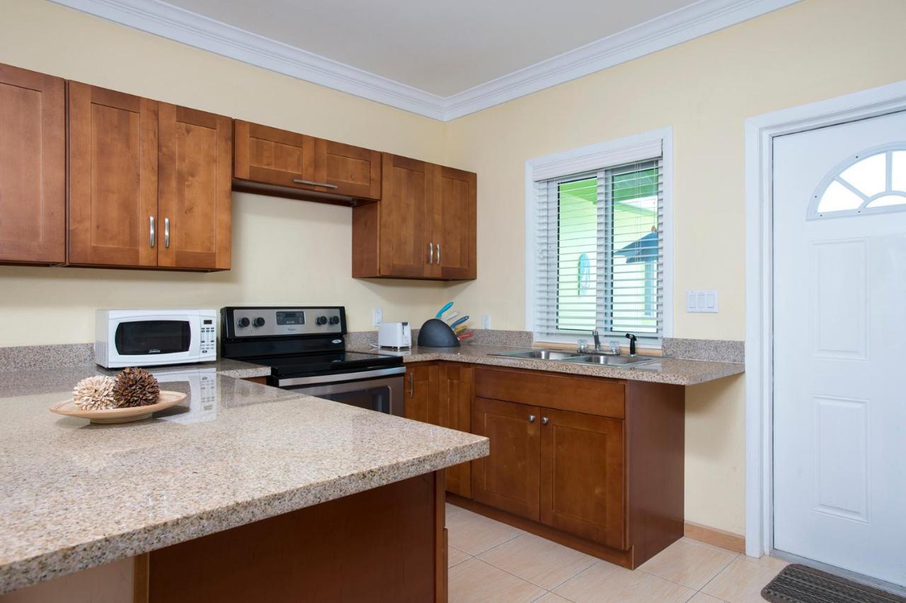 Sir Charles Guest House Palmetto Point 外观 照片