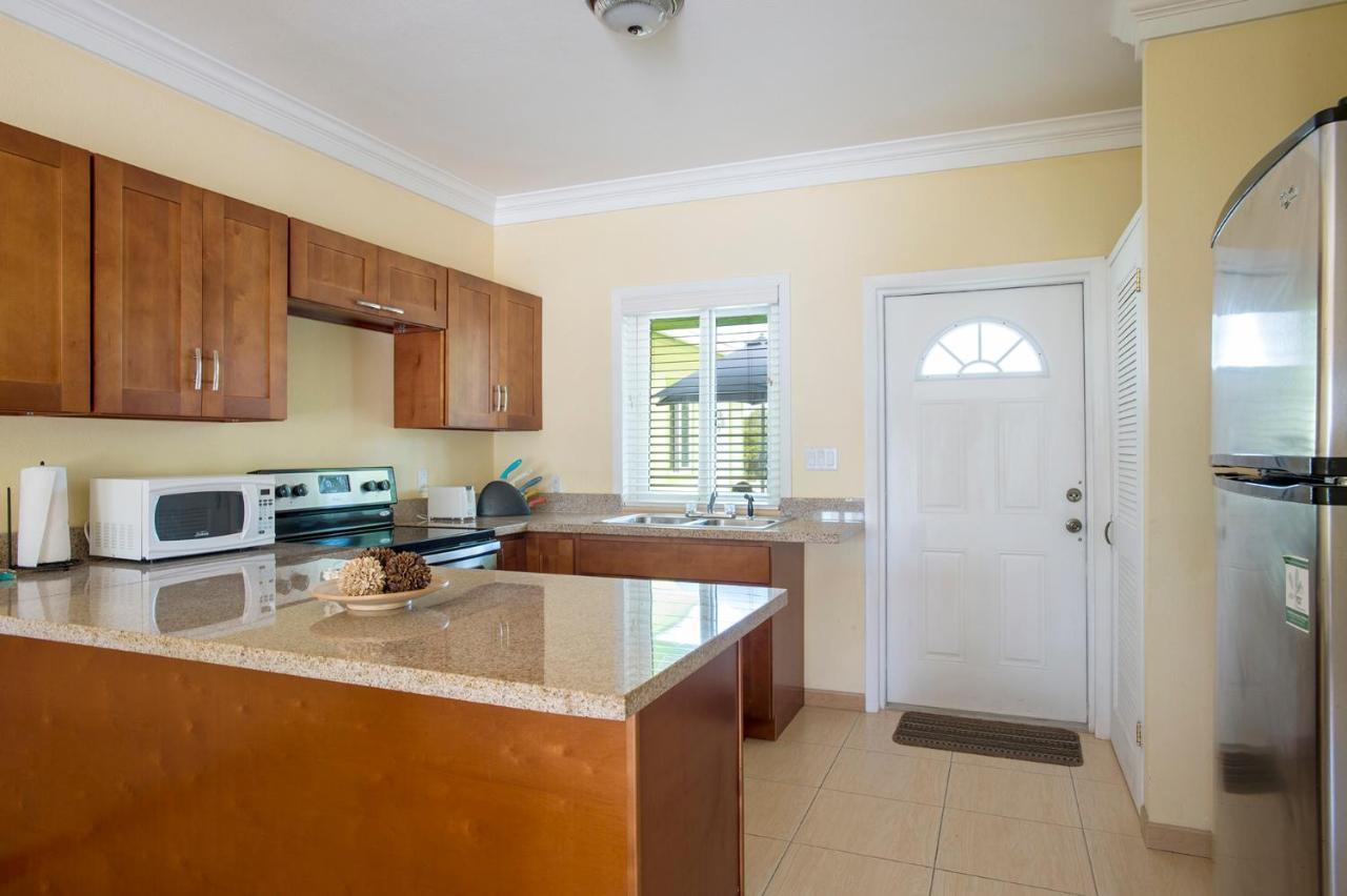 Sir Charles Guest House Palmetto Point 外观 照片